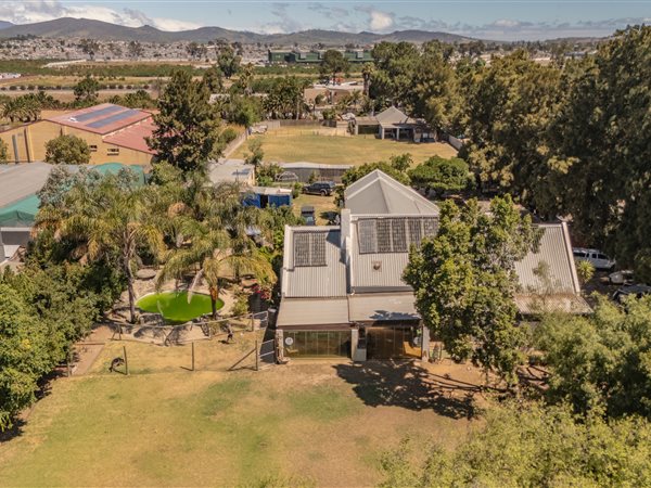 8 156 m² Farm 8 156 m² Farm
