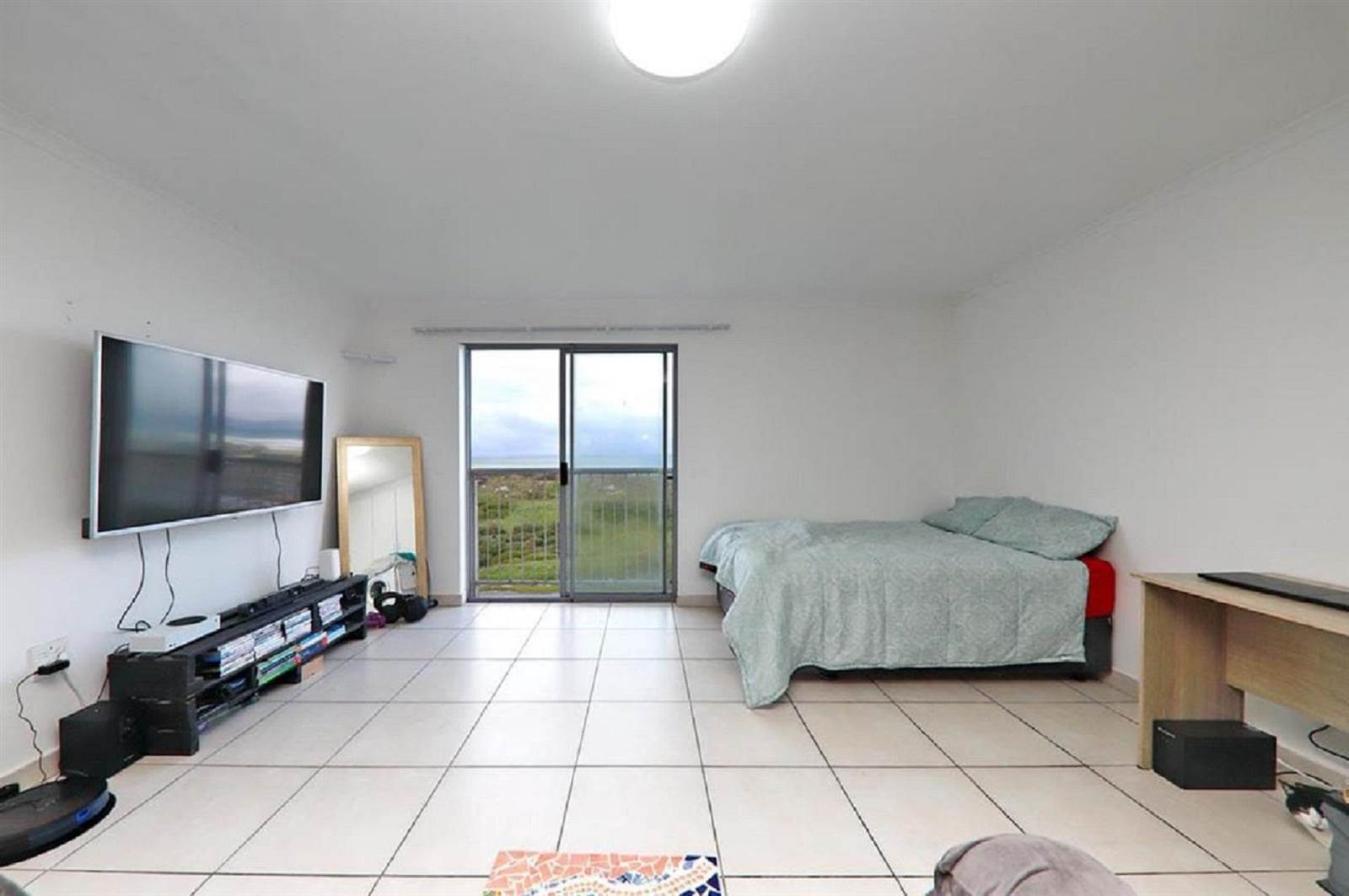 Bachelor apartment in Muizenberg photo number 4