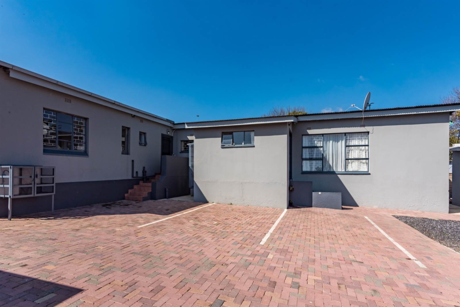 12 Bed House in Krugersdorp North photo number 25