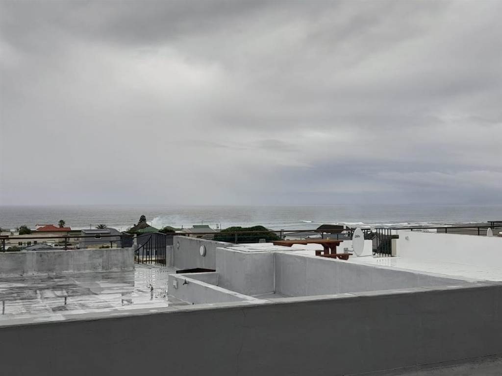 2 Bed Flat in Gansbaai and surrounds photo number 23