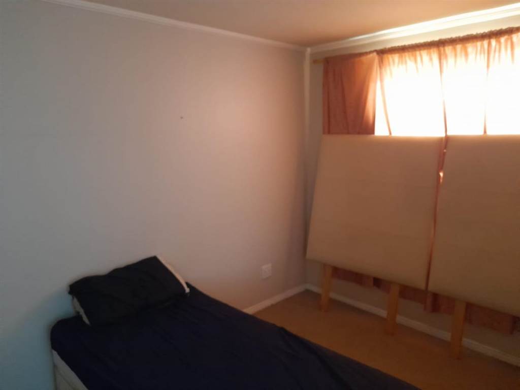 2 Bed Flat in Gansbaai and surrounds photo number 13