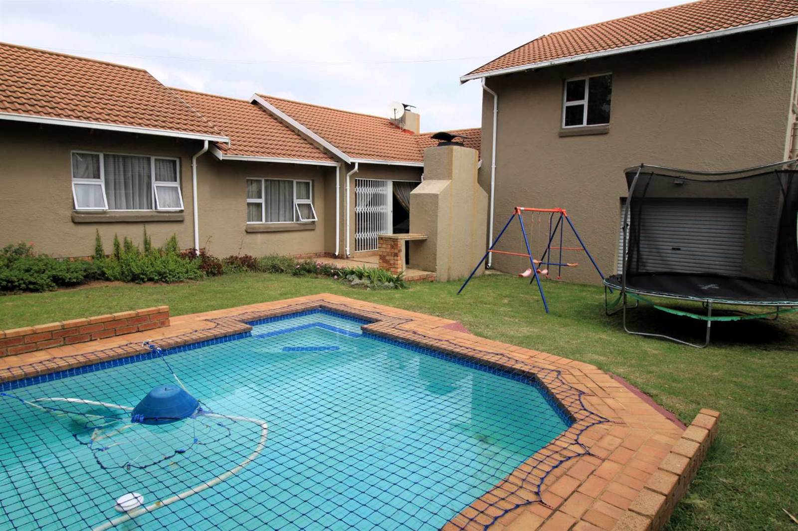 4 Bed House in Fourways photo number 20