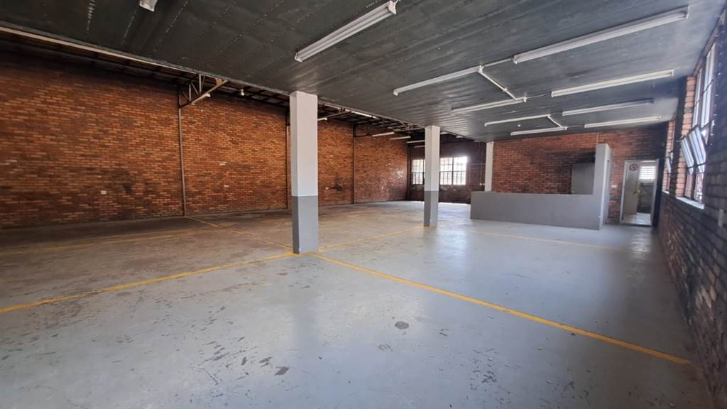 800  m² Industrial space in Silverton photo number 3