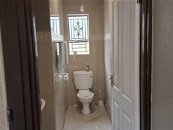 4 Bedroom House 4 Bedroom House