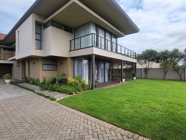 5 Bedroom Townhouse 5 Bedroom Townhouse