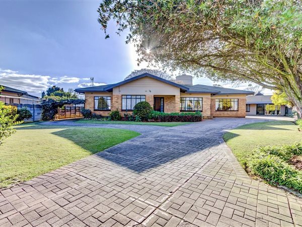 3 Bedroom House 3 Bedroom House