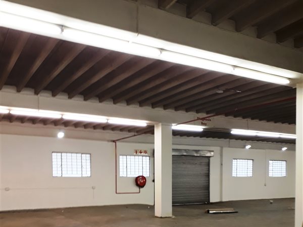 808  m² Industrial space