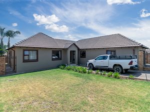 4 Bed House in Emerald Estate