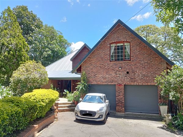 5 Bed House in Clarendon