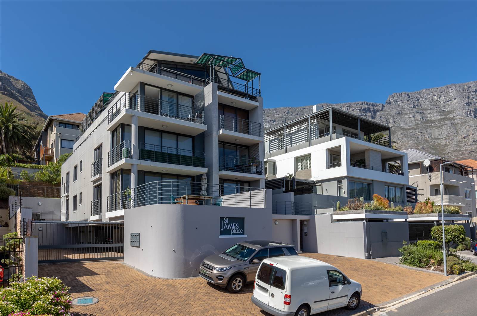 2 Bed Apartment in Vredehoek photo number 22