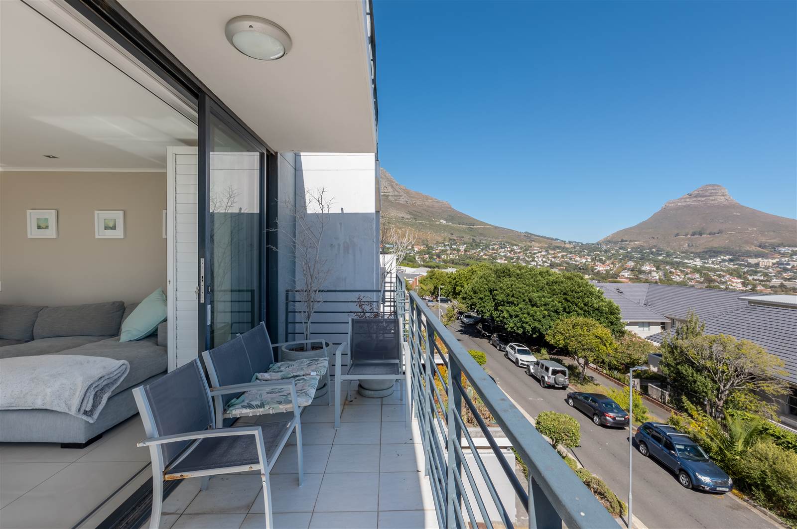 2 Bed Apartment in Vredehoek photo number 16