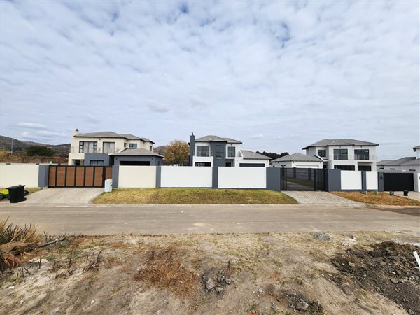 3 Bedroom House 3 Bedroom House