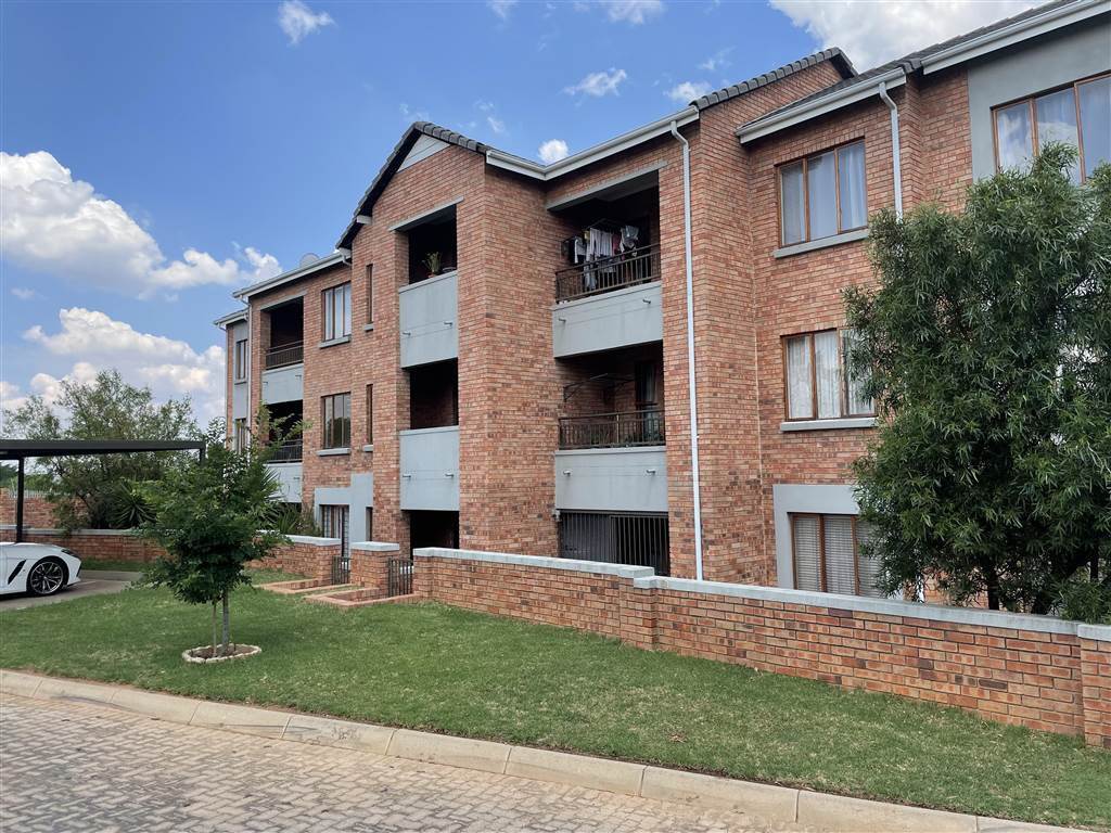 2 Bed Apartment in Olivedale photo number 7