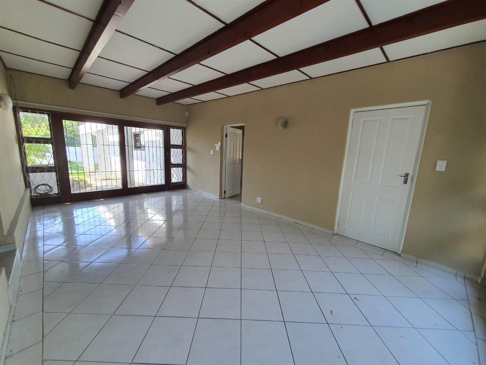 Commercial space in Southernwood photo number 7