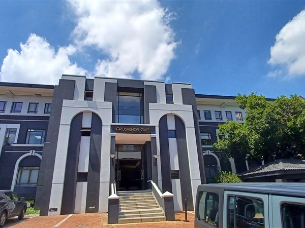 251  m² Commercial space