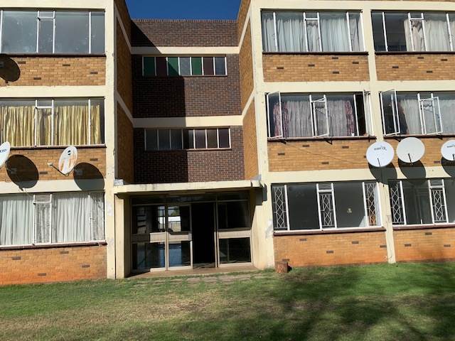 1.5 Bed Flat in Alberton photo number 2