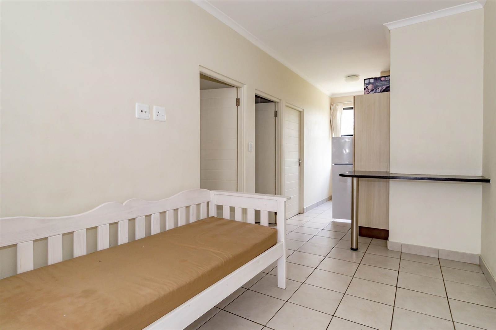 2 Bed Apartment in Stellenbosch Central photo number 2