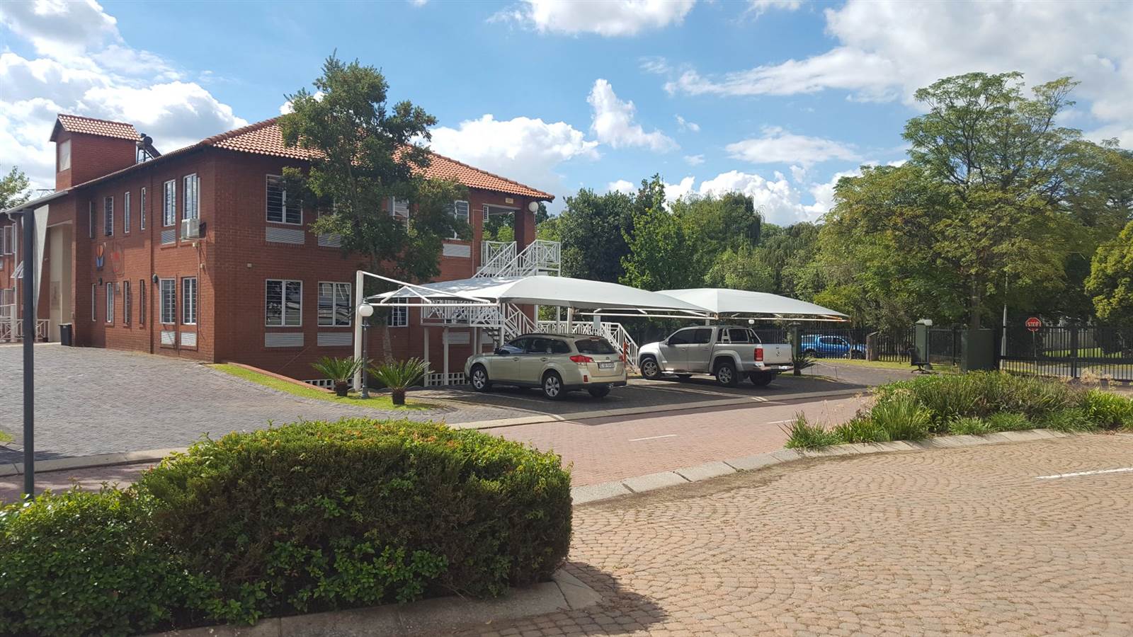 275  m² Commercial space in Craighall photo number 16