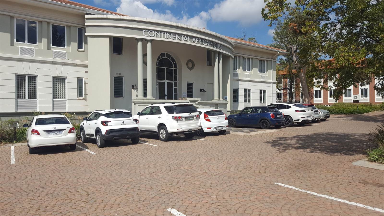 275  m² Commercial space in Craighall photo number 9