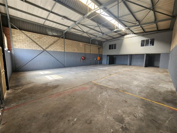 378  m² Industrial space