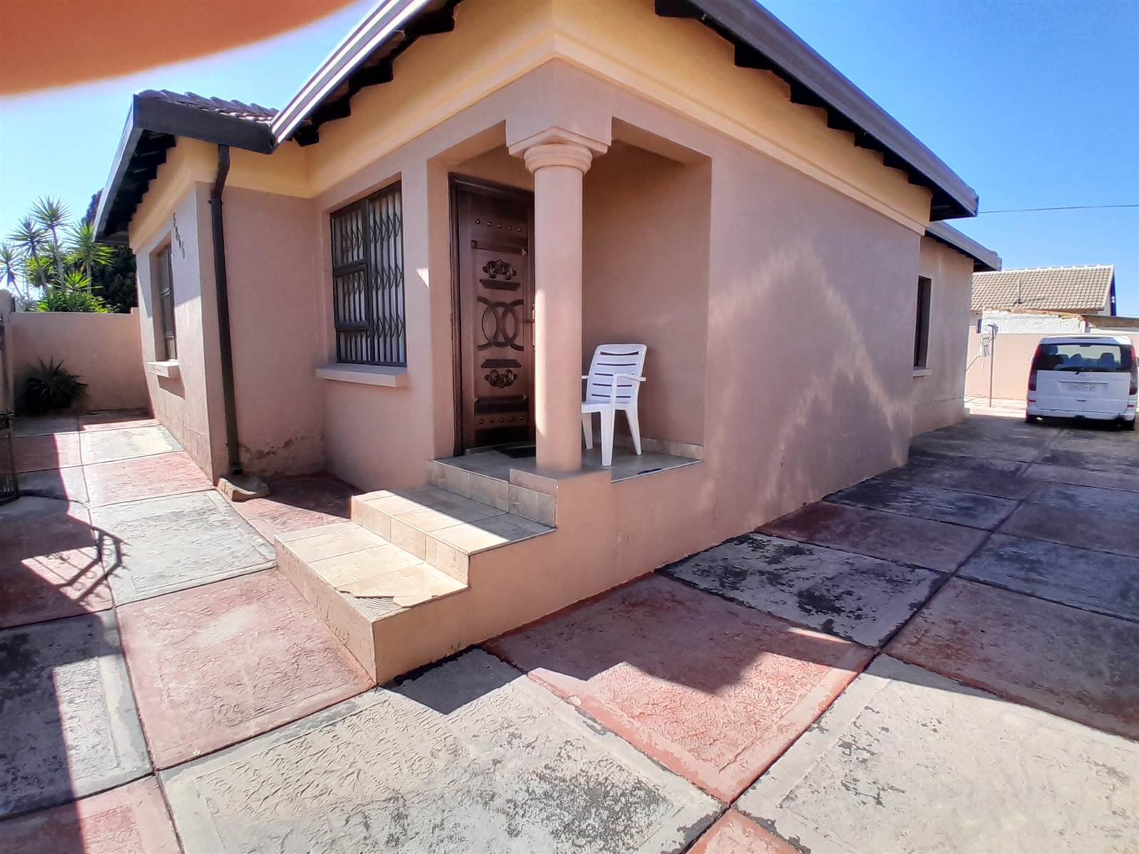3 Bed House in Kagiso photo number 7