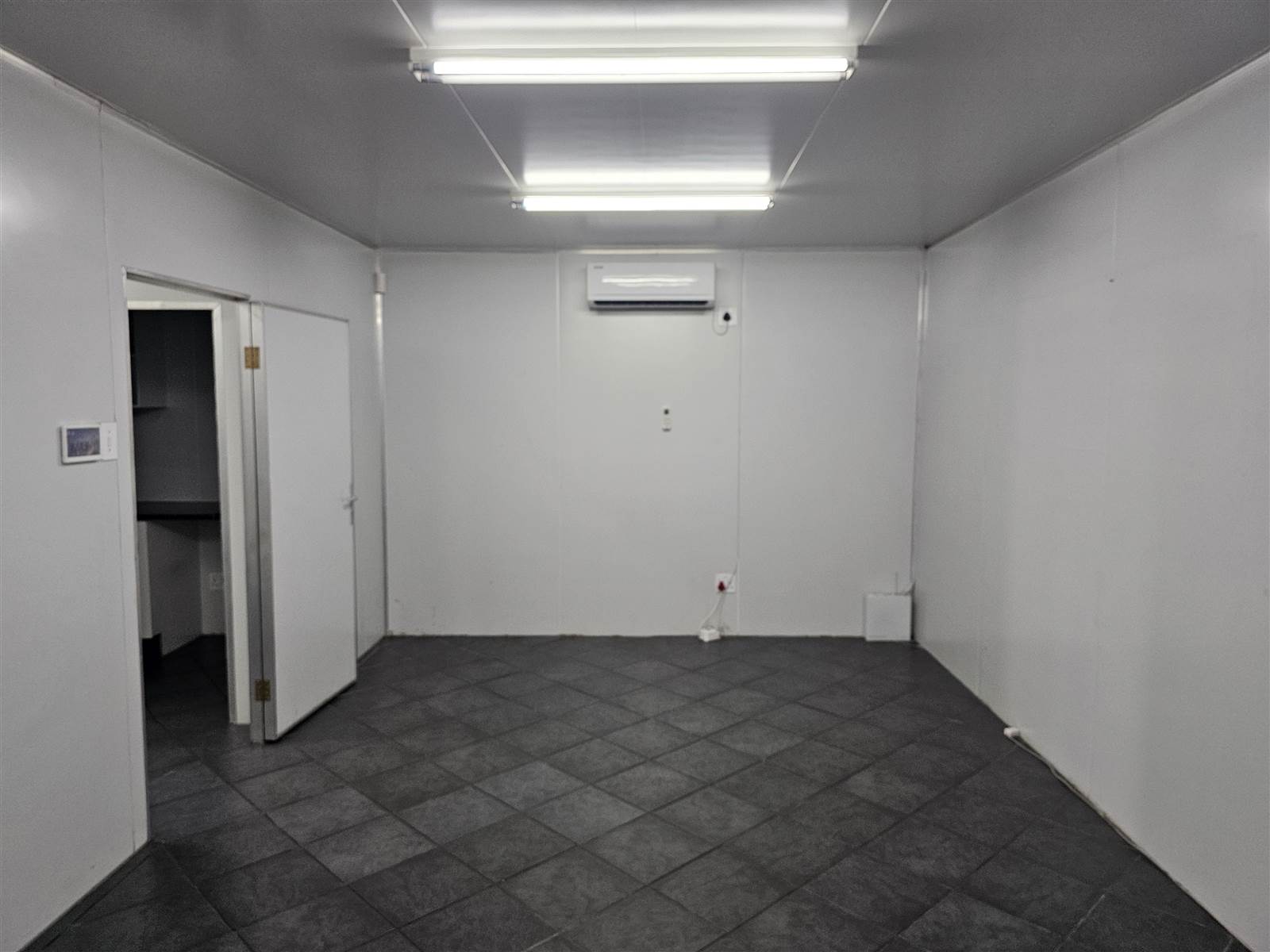 1109  m² Industrial space in Alrode photo number 9