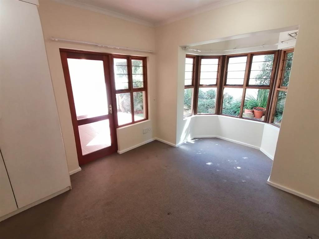 2 Bed Apartment in Bryanston photo number 30