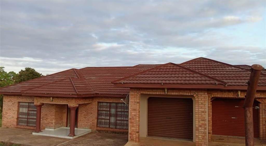 5 Bed House in Thohoyandou photo number 2
