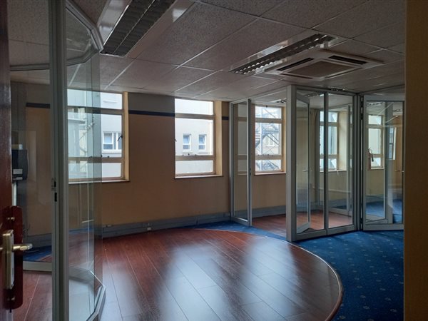 334  m² Office Space
