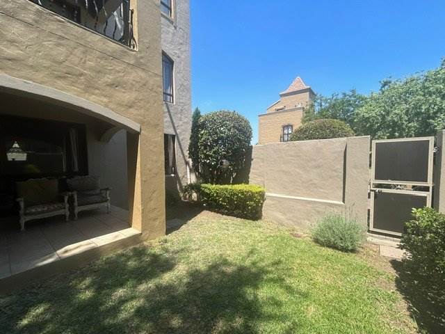 1 Bed Flat in Lonehill photo number 2