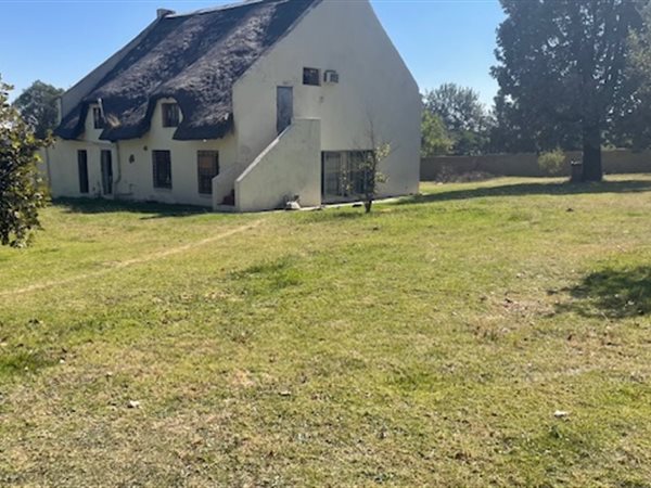 8 631 m² Smallholding