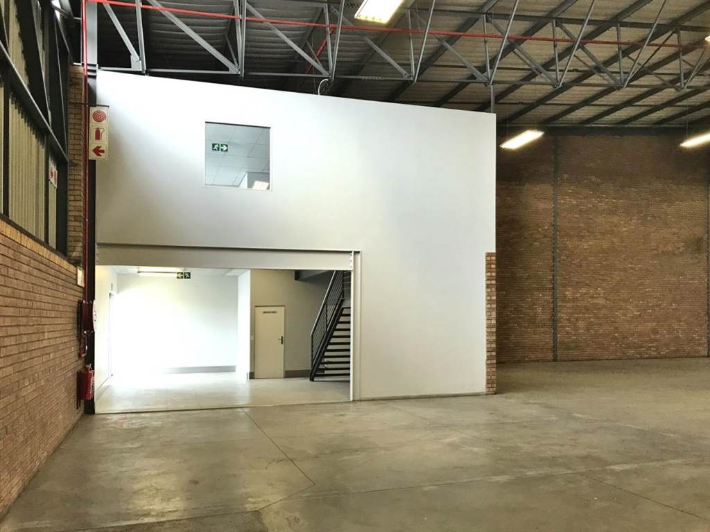 973  m² Industrial space in Pomona photo number 7