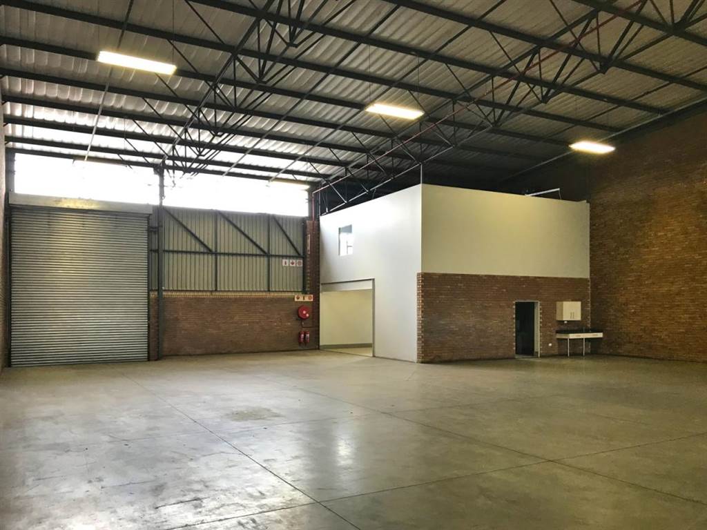 973  m² Industrial space in Pomona photo number 11