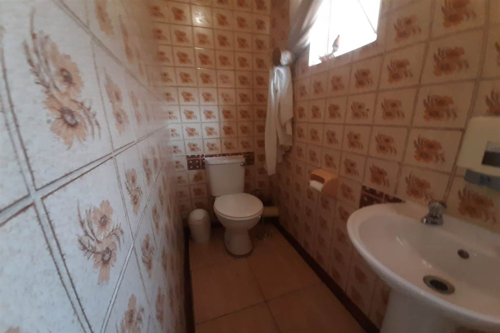 4 Bed House in Witbank Central photo number 15