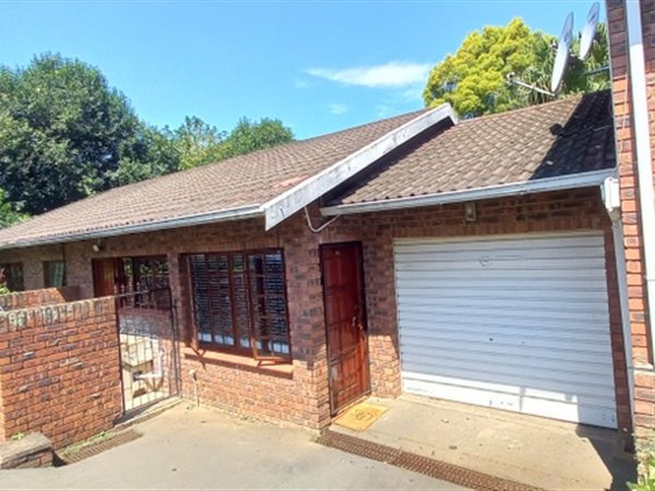 3 Bedroom Townhouse 3 Bedroom Townhouse