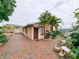 3 Bed House in Newlands West