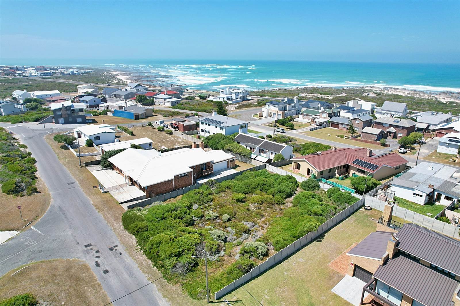 1011 m² Land available in Struisbaai photo number 1