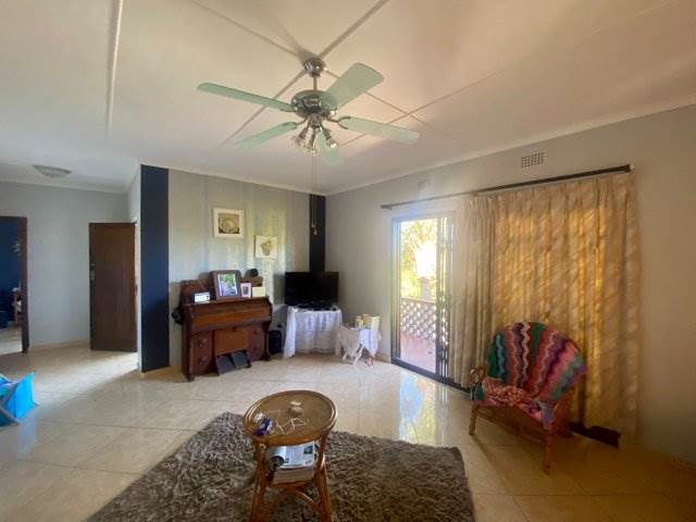 3 Bed House in Umkomaas photo number 11
