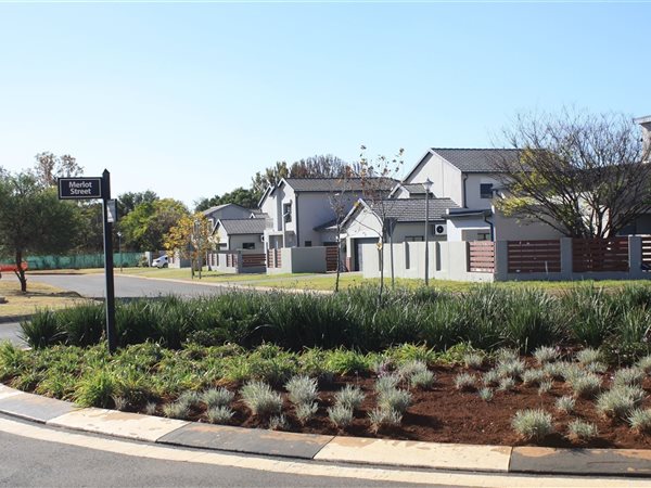400 m² Land available in Raslouw