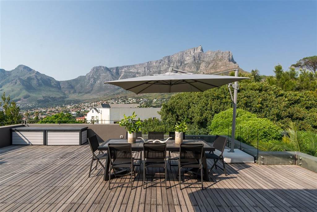 4 Bed House in Tamboerskloof photo number 5
