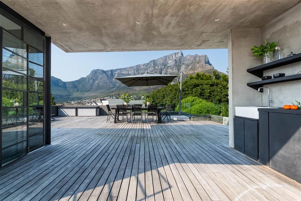 4 Bed House in Tamboerskloof photo number 8