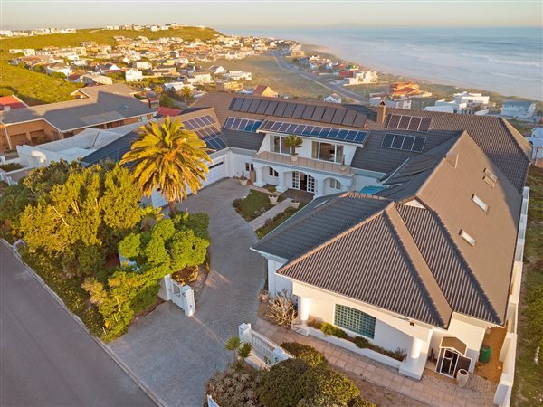 6 Bedroom House 6 Bedroom House