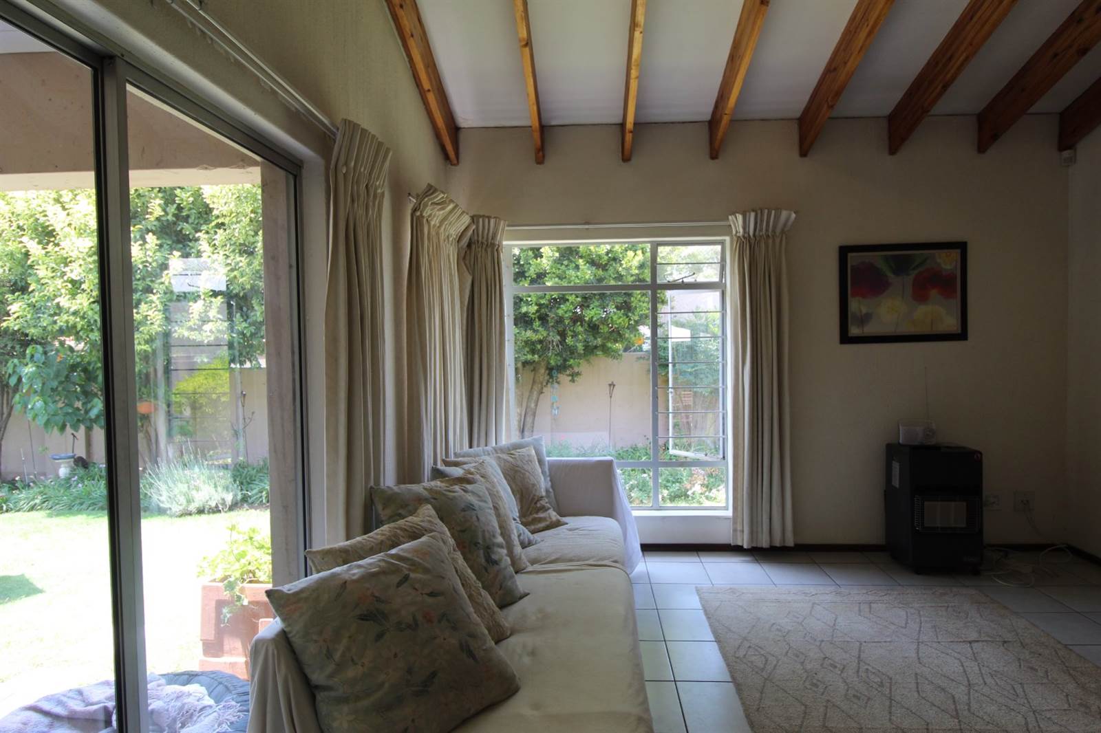 3 Bed House in Lonehill photo number 5