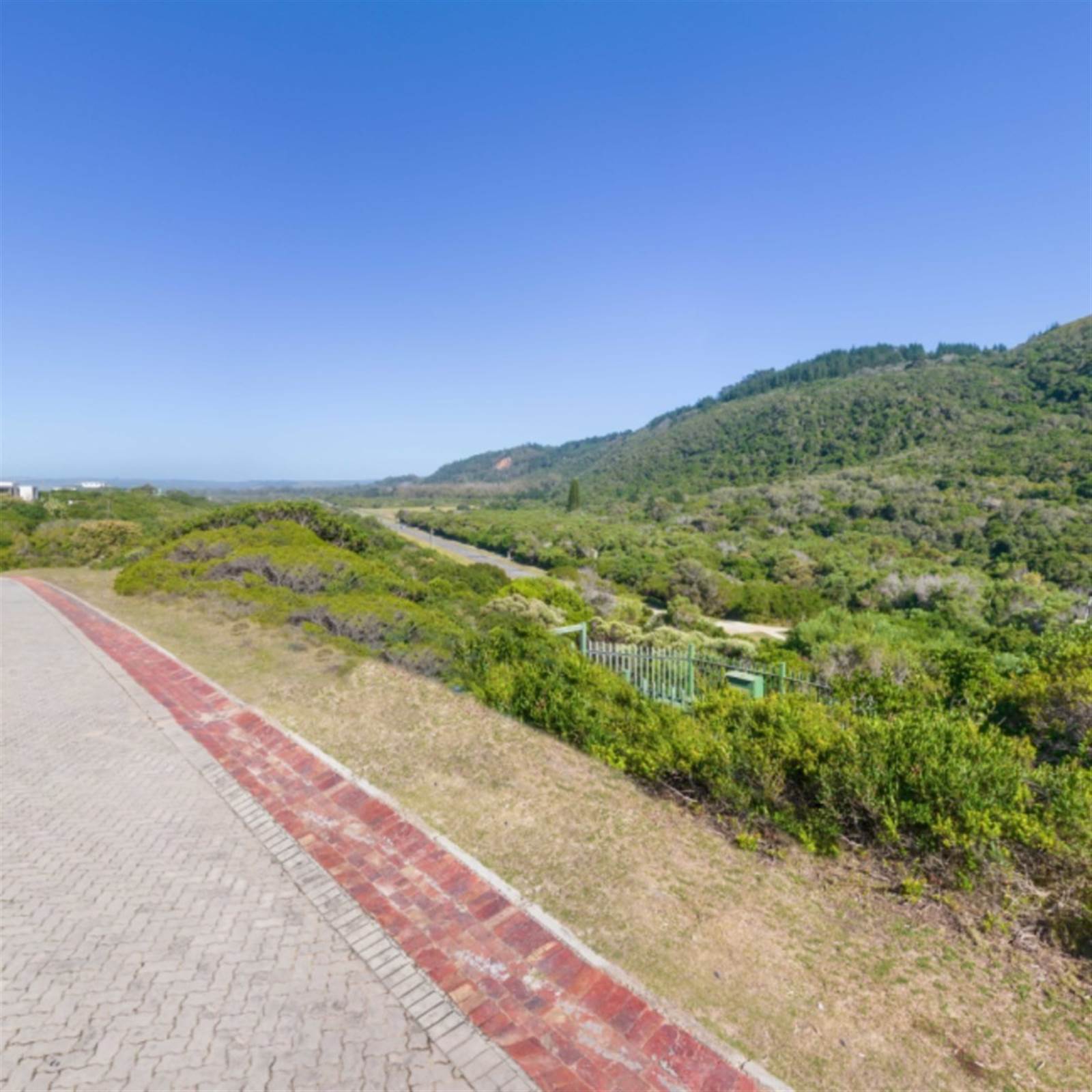 986 m² Land available in Keurboomstrand photo number 5