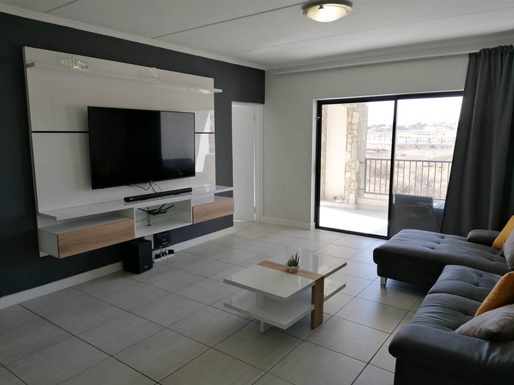 2 Bed Apartment in Waterval photo number 2