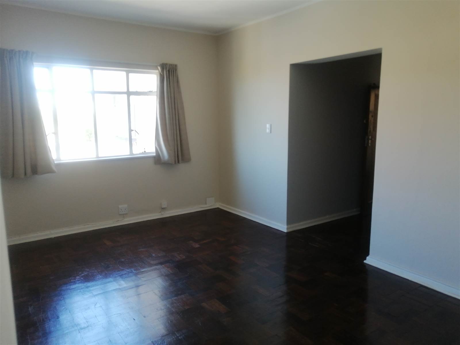 1 Bed Apartment in Port Elizabeth Central photo number 9