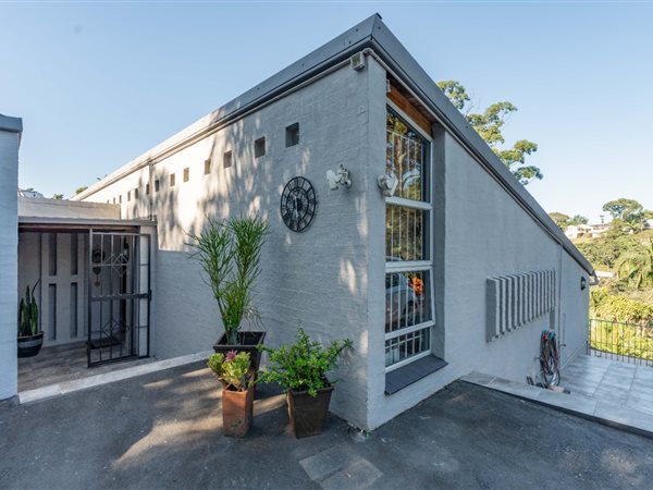 7 Bedroom House