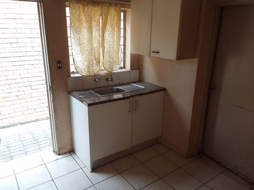 3 Bed House in Kempton Park Ext 2 photo number 7