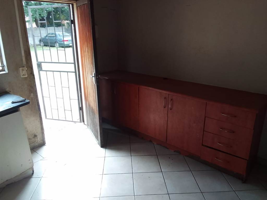 3 Bed House in Kempton Park Ext 2 photo number 8