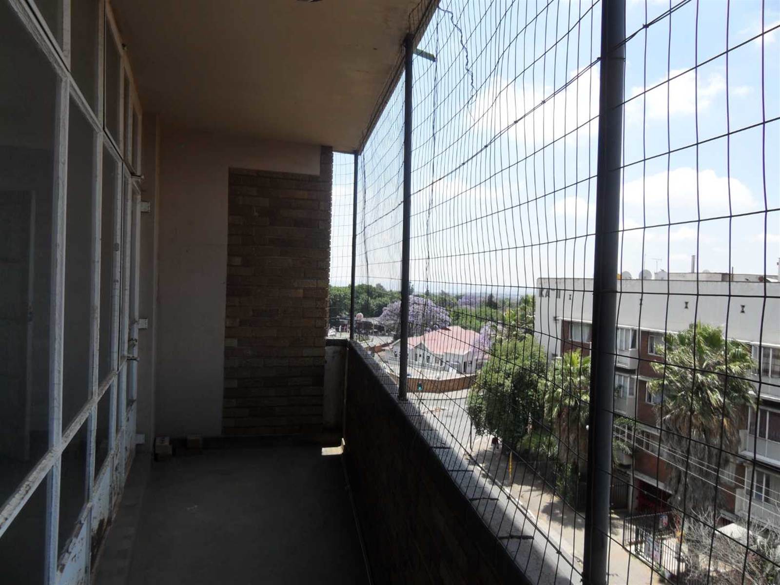 2 Bed Apartment in Yeoville photo number 20